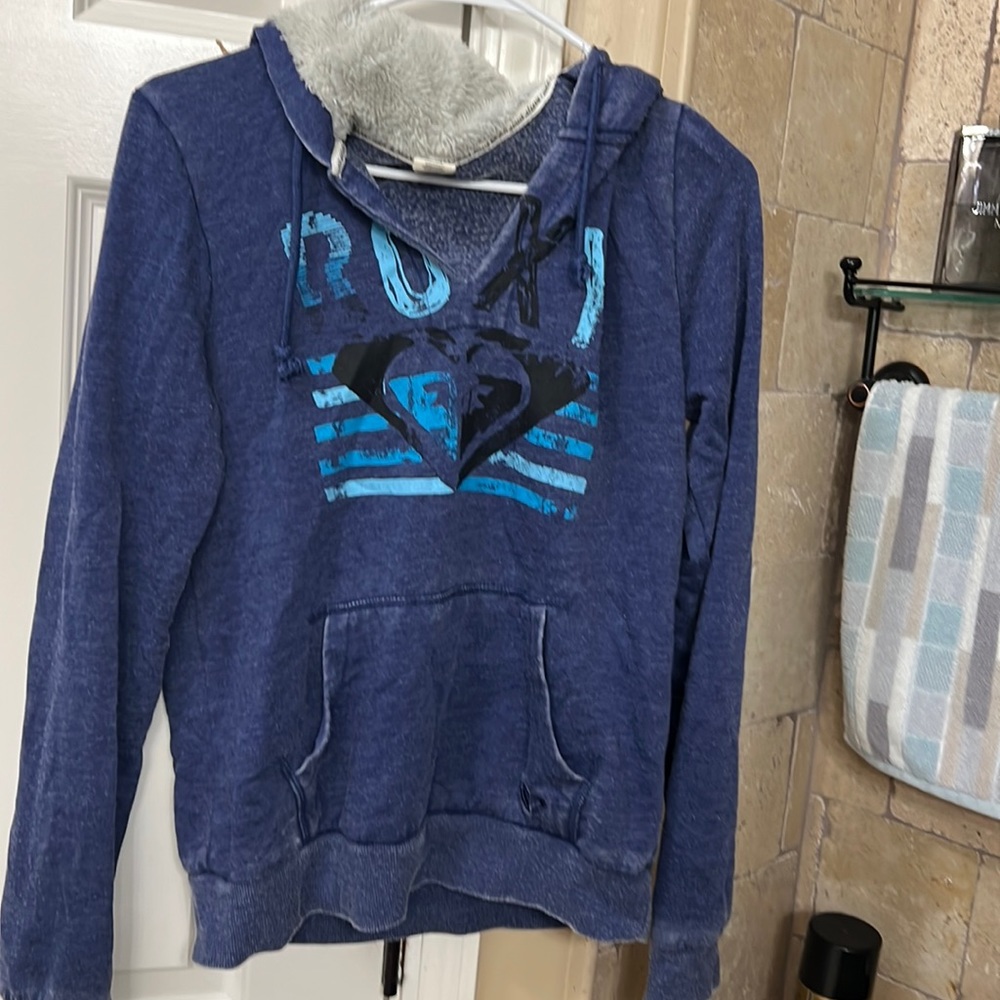 Roxy hoodie sweater in good shape